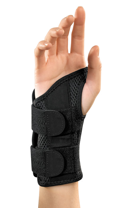 Mueller® Green Fitted Wrist Brace